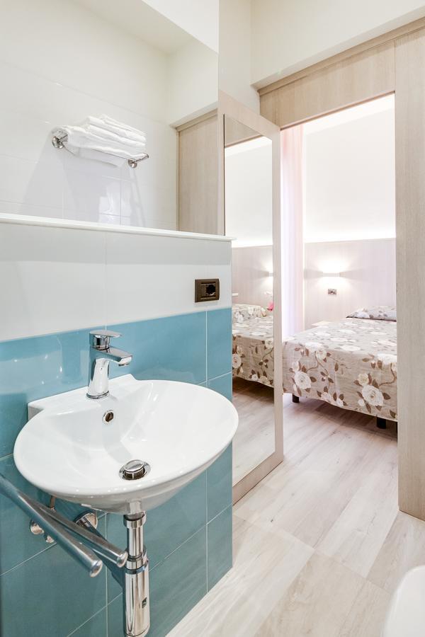 Hotel Barbiani Rimini Exteriör bild